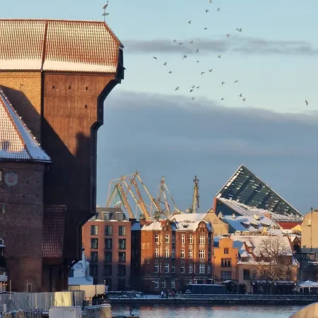 Birdnest Riverview Studio & Parking Gdansk